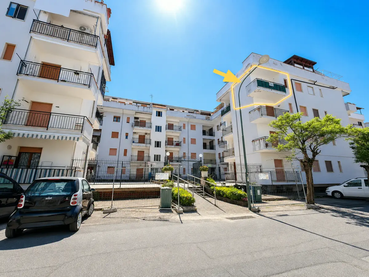 Byt ve Scalee — balkon